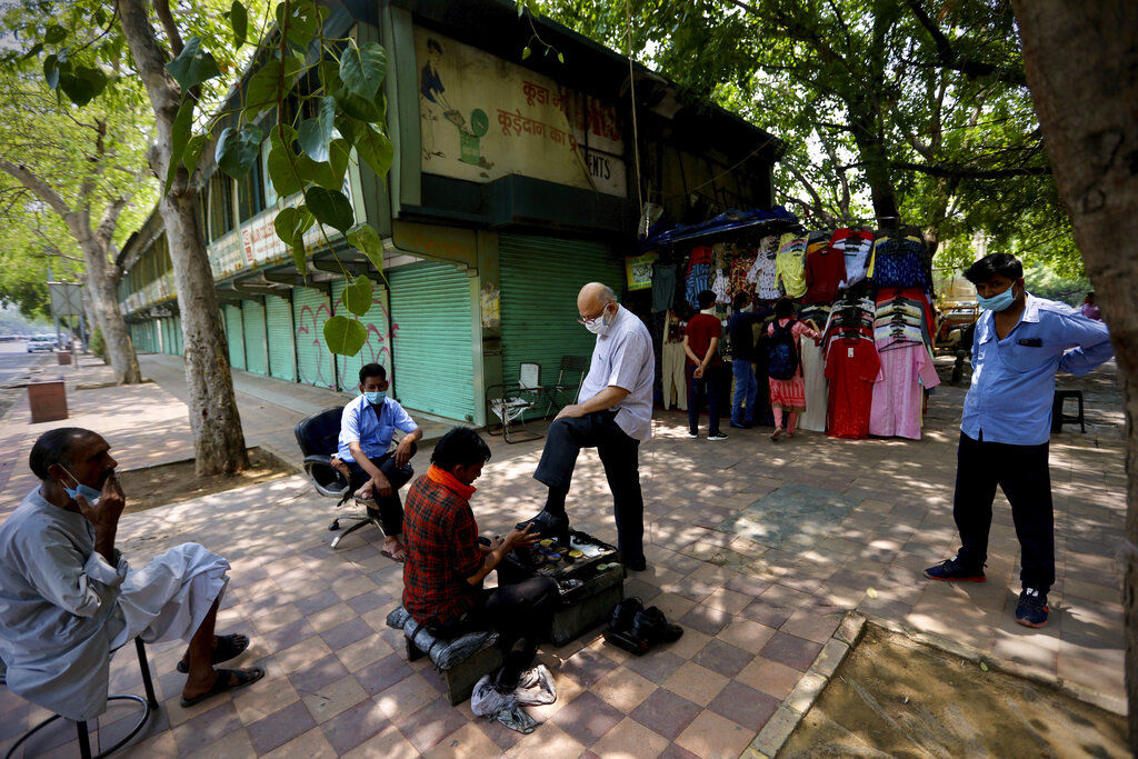 APTOPIX Virus Outbreak India
